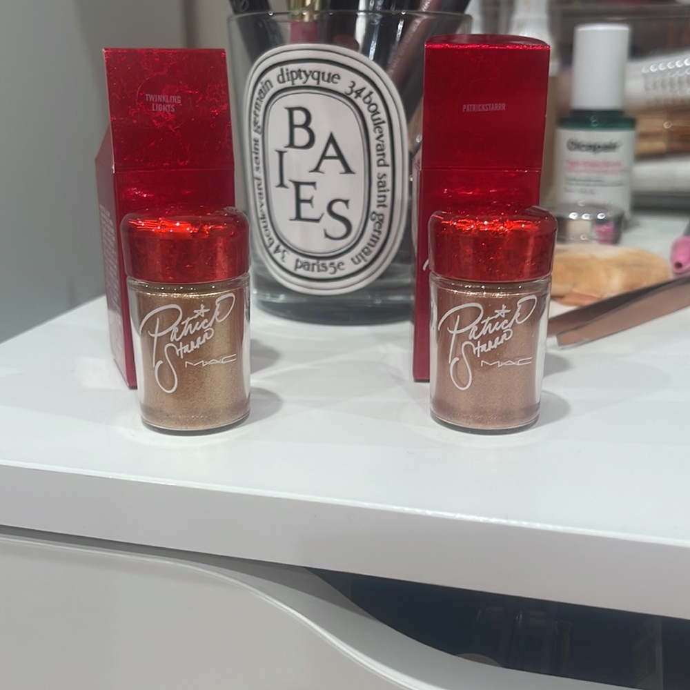 2 new in box Mac collaboration with Patrick Star loose eyeshadow ⭐️⭐️⭐️⭐️⭐️⭐️
